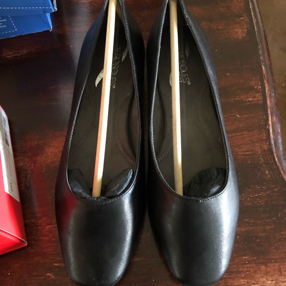 Brand new aerosols 81/2w